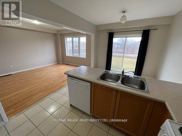 Photo - 32 Puttingedge Dr