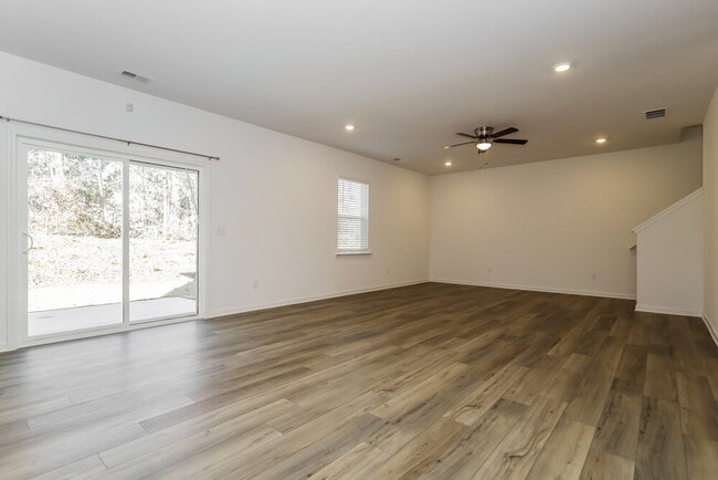 Photo - 209 Paisley Wy