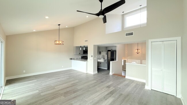 Photo - 295 Clearview Ct