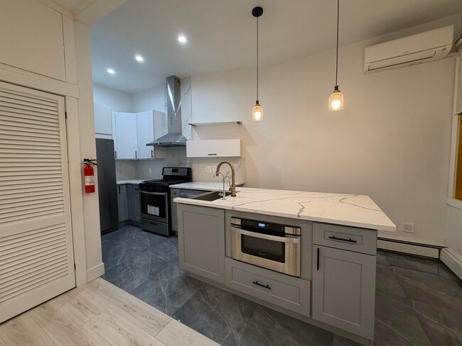 Photo - 202 48th St Unit 3