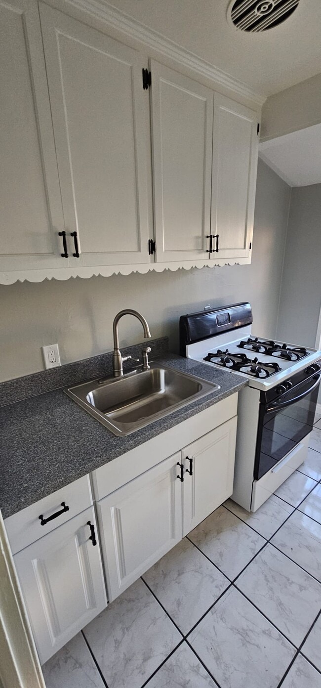 Photo - 5723 Loveland St Unit 5723