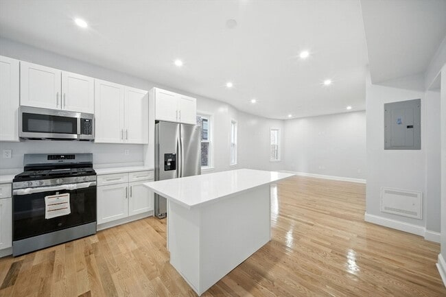 Photo - 155 Wellington Hill St Unidad 2