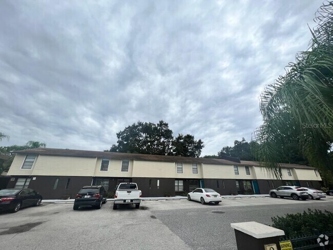 Building Photo - 960 Highland St Rental