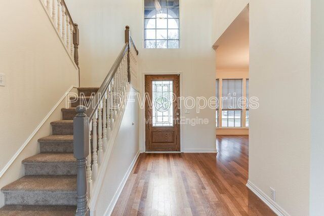 Photo - 6721 Hayling Way