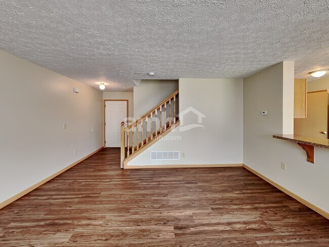 Photo - 2142 Ripple Rd