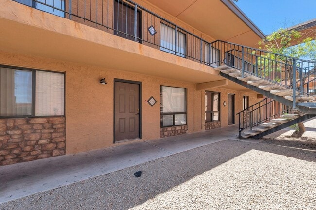 2-bedroom, 2-bathroom in Prime location! - 2-bedroom, 2-bathroom in Prime location! Casa