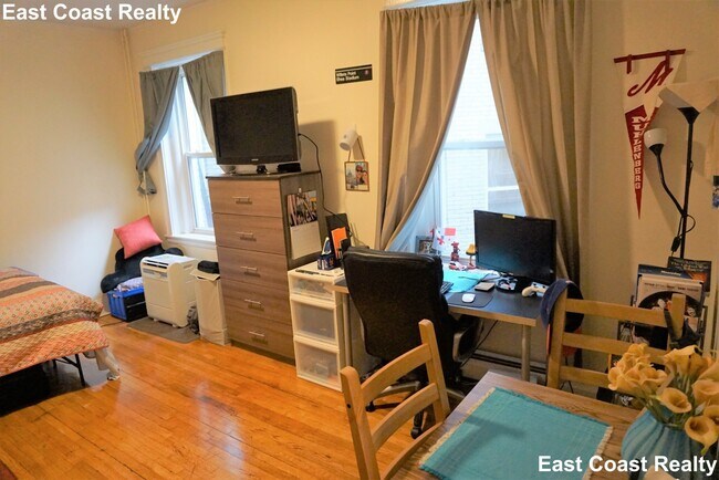 Photo - 1844 Commonwealth Ave
