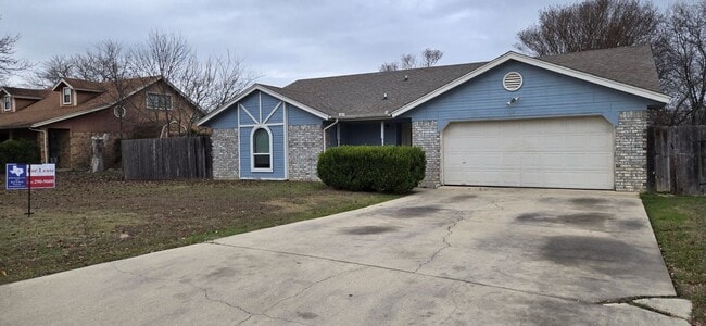 Photo - 1612 Fox Trail