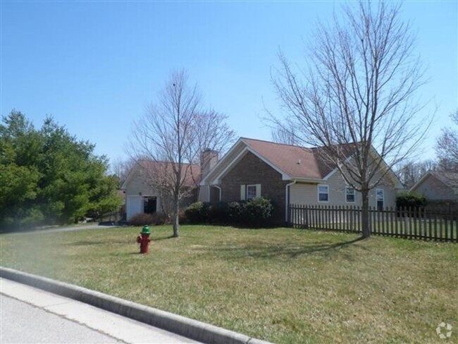 Building Photo - 3 Bedroom 2 Bath House with 2 car Garage