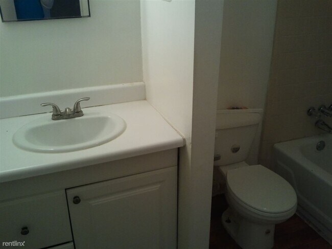 Photo - 3 br, 2.5 bath Condo - Delane court