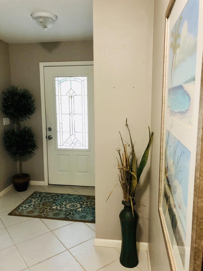 Photo - 840 104th Ave N