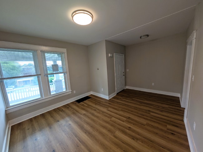 Photo - 1825 Patterson Ave SW