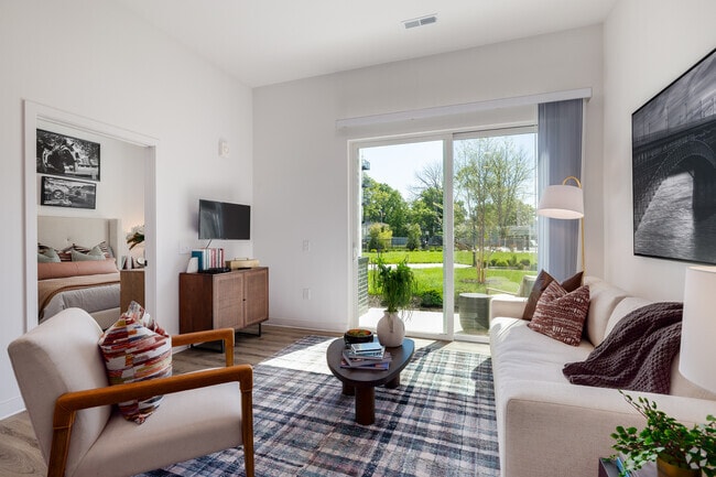 Bonhomme 1BR, 1BA - 718SF - Sala de estar - Irvington Place
