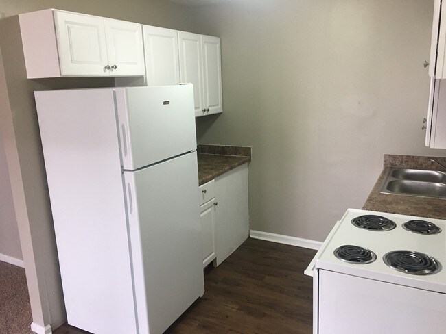 Cross Creek Apartments
