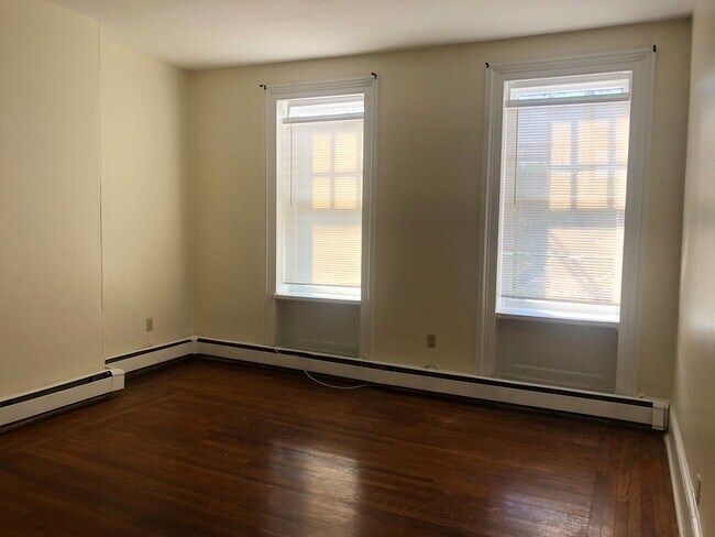 Photo - 323 Market St Unit 3