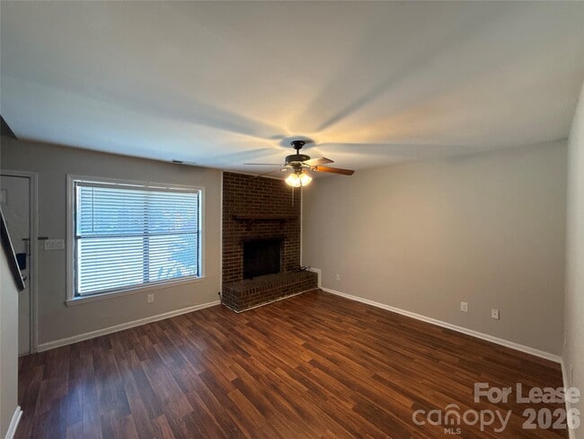 Photo - 2325 Brookview Ct