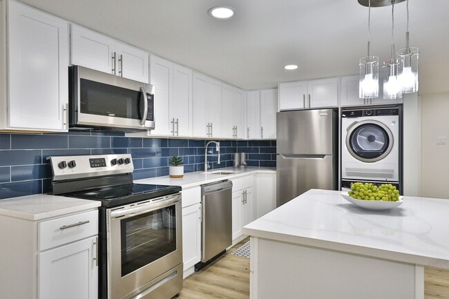 Kitchen-Renovated (Select Units)