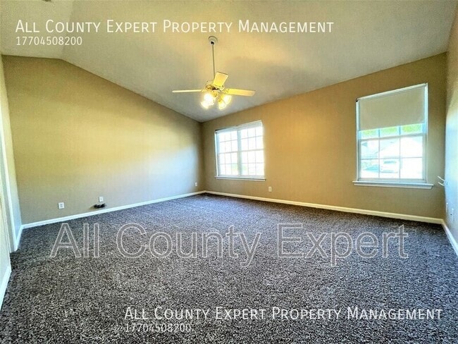 Photo - 520 Lazy River Ln