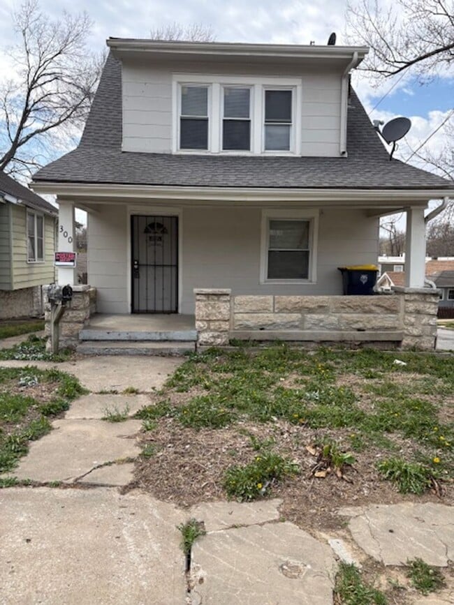 Building Photo - Beautifully updated 2 bedroom home