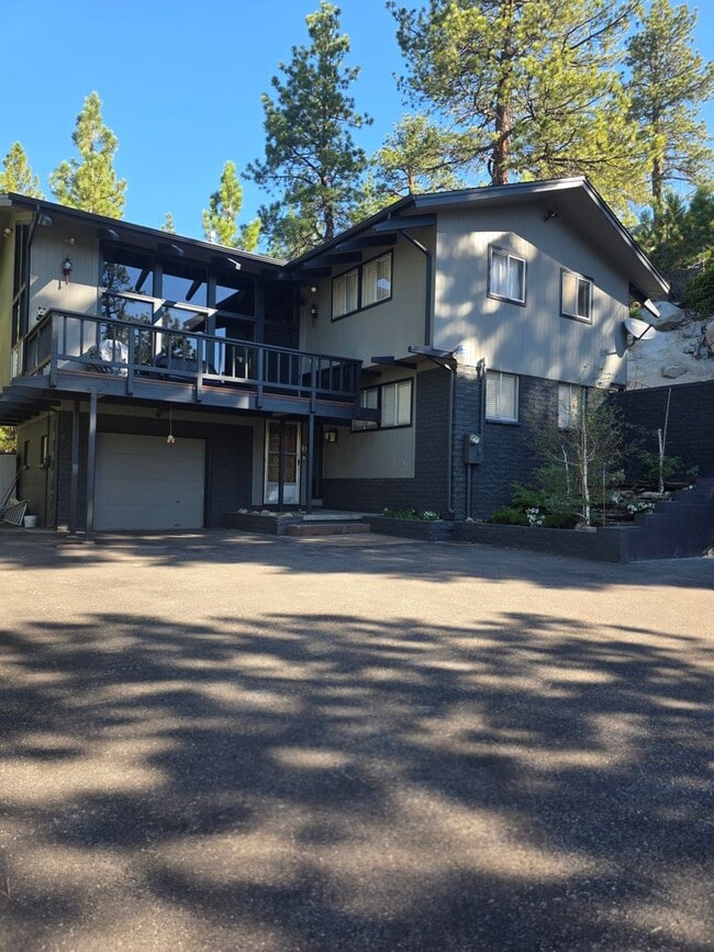 Photo - 686 Virginia Dr