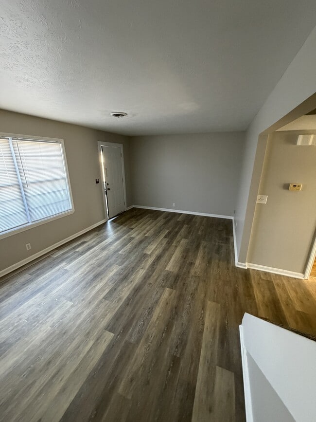 Photo - 101 Daffodil Dr