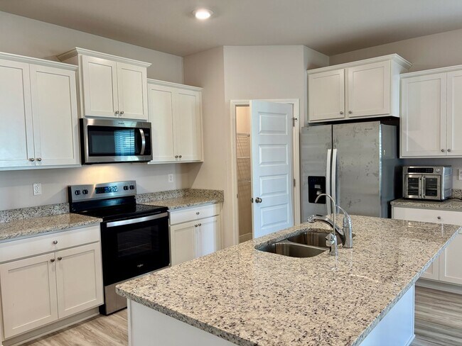 Photo - 492 Vermilion Cir