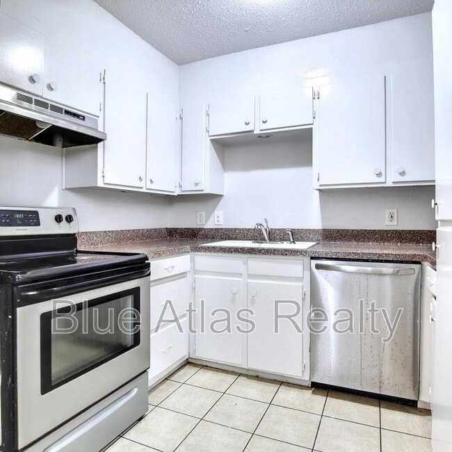 Building Photo - 5356 Wonder Dr