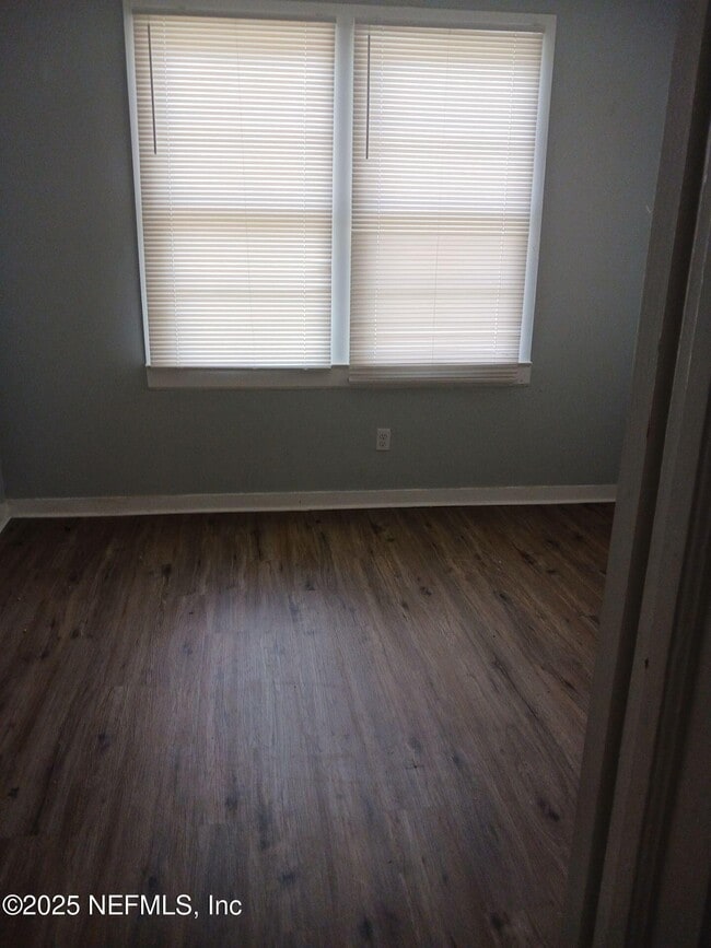 Photo - 60 E 54th St