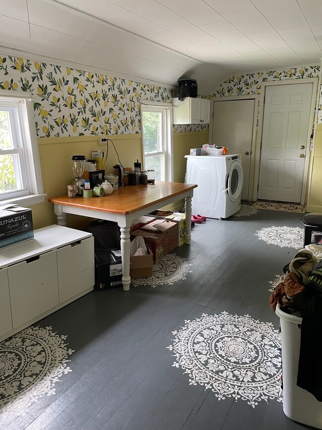 Photo - 6 Narragansett St Unit 2