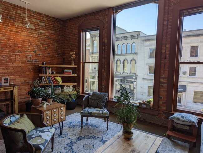 Photo - 117 N Market St Unit 200