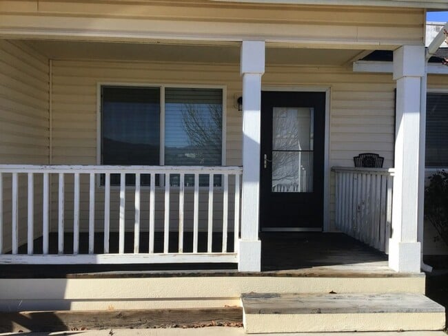 Photo - <b>Three Bedroom Two Bath Behind Smith's <br><Br>
