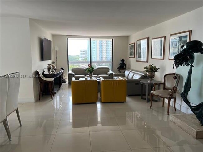 Photo - 2333 Brickell Ave Unidad 2333 Brickell Ave # 812