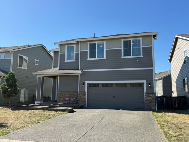 Building Photo - Spacious Modern Puyallup Home