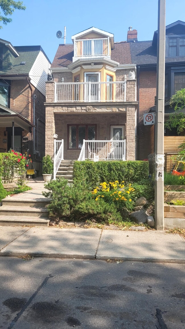 Building Photo - 236 Garden Av Unit 1