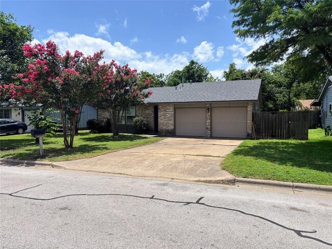 Building Photo - 1903 Aberdeen Dr