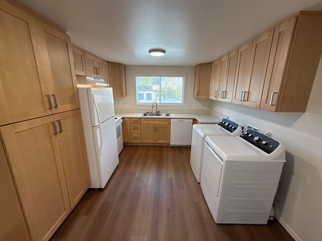 Photo - 1505 NW Highland Dr