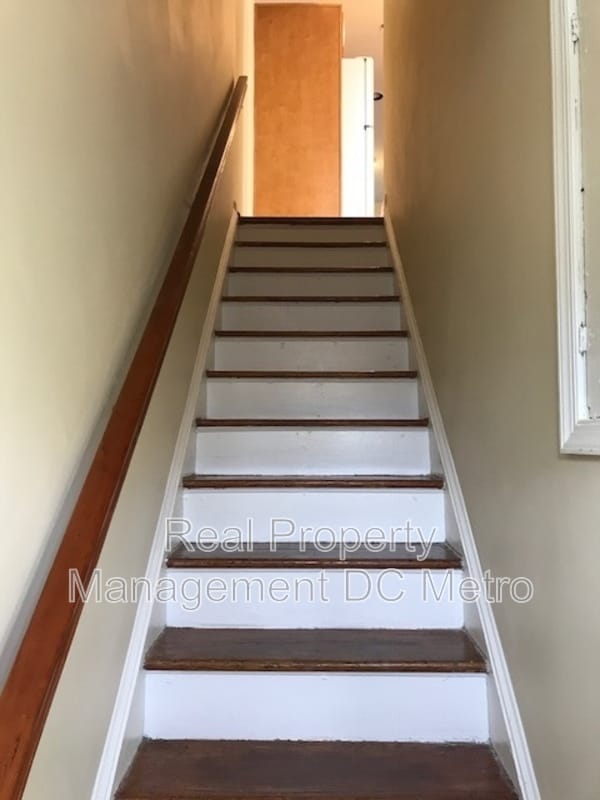 Photo - 1924 E St NE