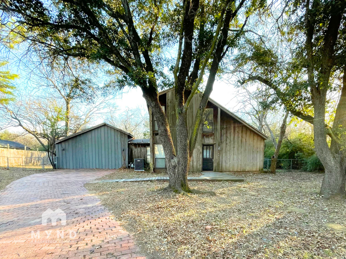 Photo - 1907 Whippoorwill Ln House