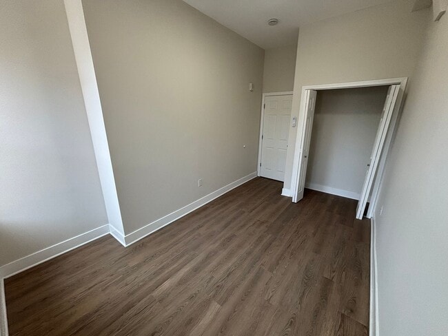 Photo - Luxury 2 Bedroom Apartment Unit 4