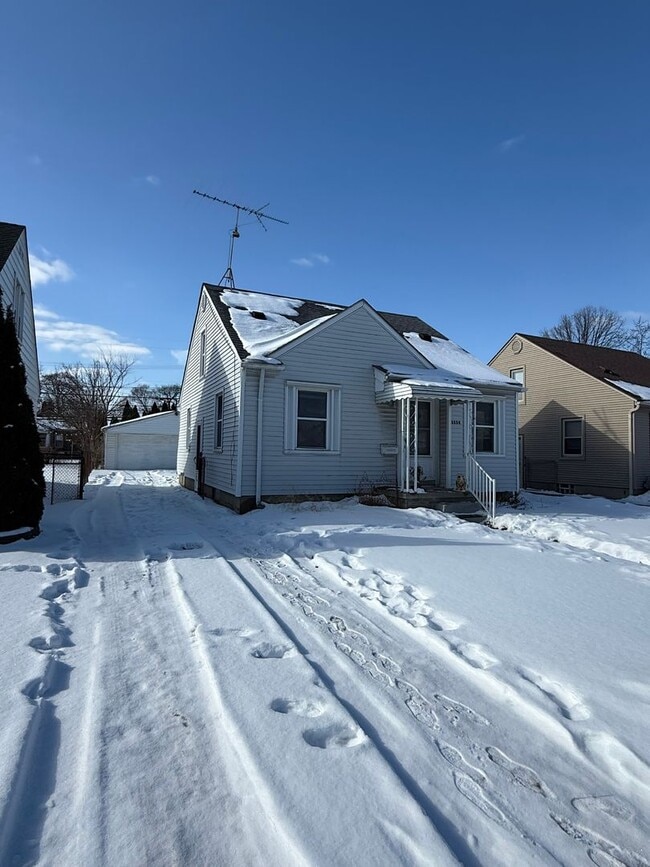 Photo - Move-In Ready 3 Bedroom, 2 Bathroom Home in Dearborn
