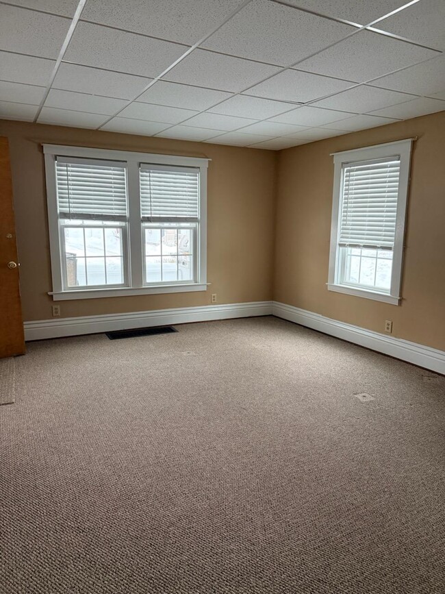 Living room - 31 Paine St Unit Lower left