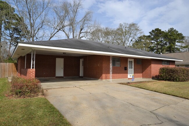Photo - Vintage 3 Bedroom Home in Goodwood Homesites Neighborhood