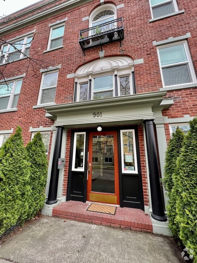 Building Photo - Classic Living at the Novell! Close to UW ... Unit 201 Rental