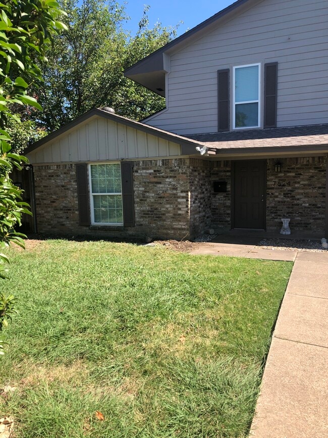 Building Photo - 7624 Thistle Ln Rental