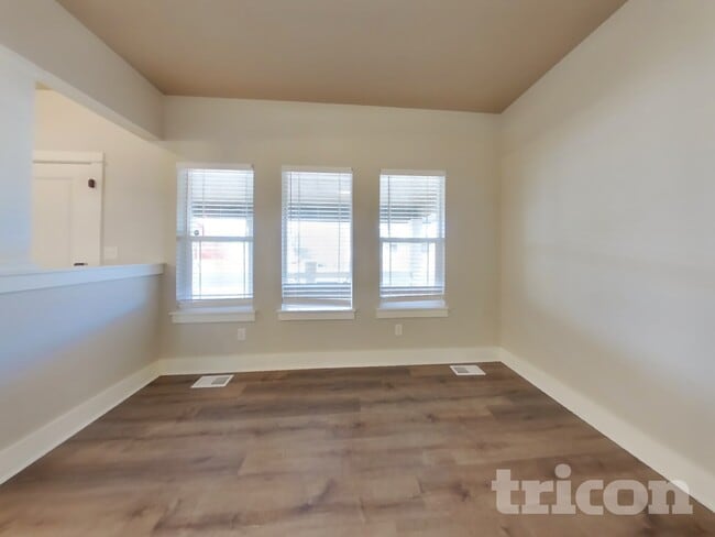 Photo - 1910 Mahogany Way