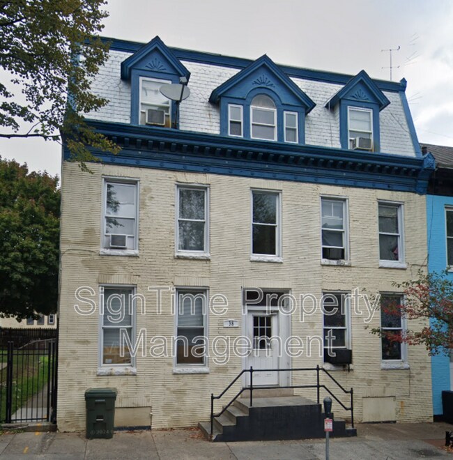 Photo - 38 E Franklin St