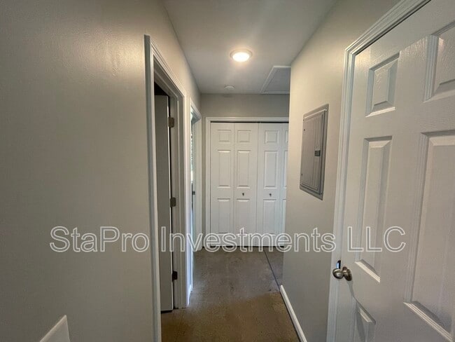 Photo - 146 Henry Rd Unidad B