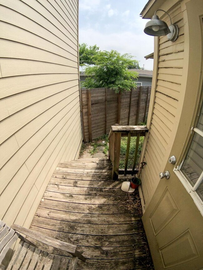 1504 W. 34th St. - 1504 W. 34th St. Apartment Unit A