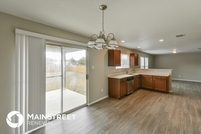 Photo - 338 Spruce Breeze