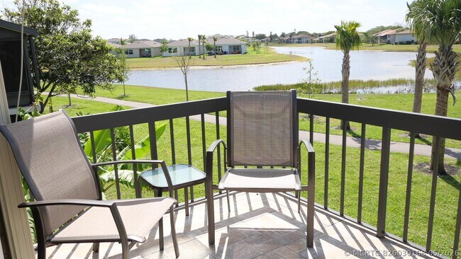 13817 Royal Palm Ct Unit B